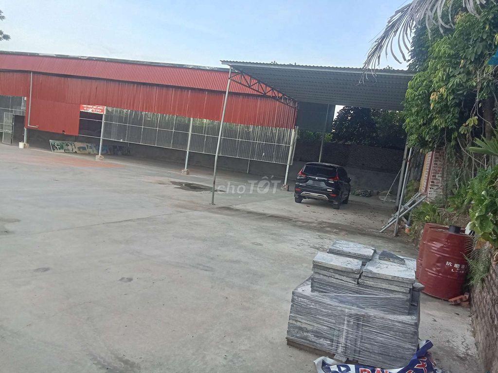 cần cho thuê toàn bộ sân bãi và 500met đã có mái.