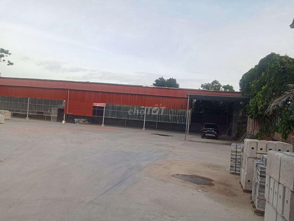 cần cho thuê toàn bộ sân bãi và 500met đã có mái.