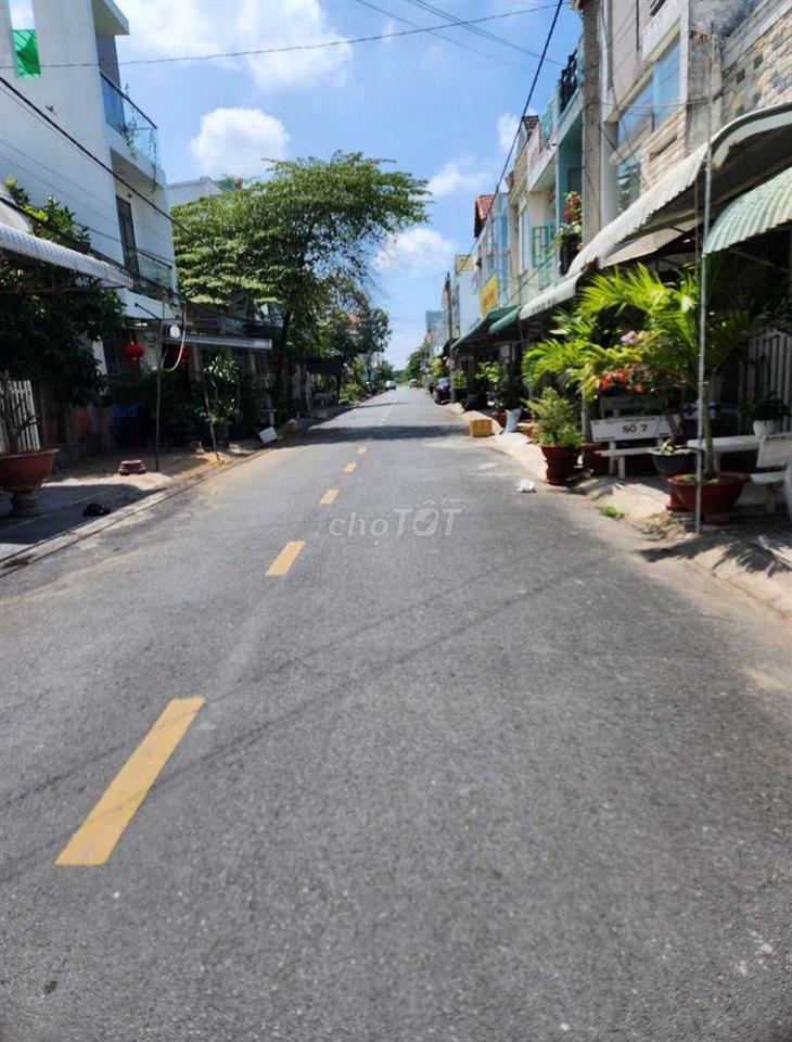 NHÀ CẤP 4,MẶT TIỀN ĐƯỜNG LƯU HỮU PHƯỚC