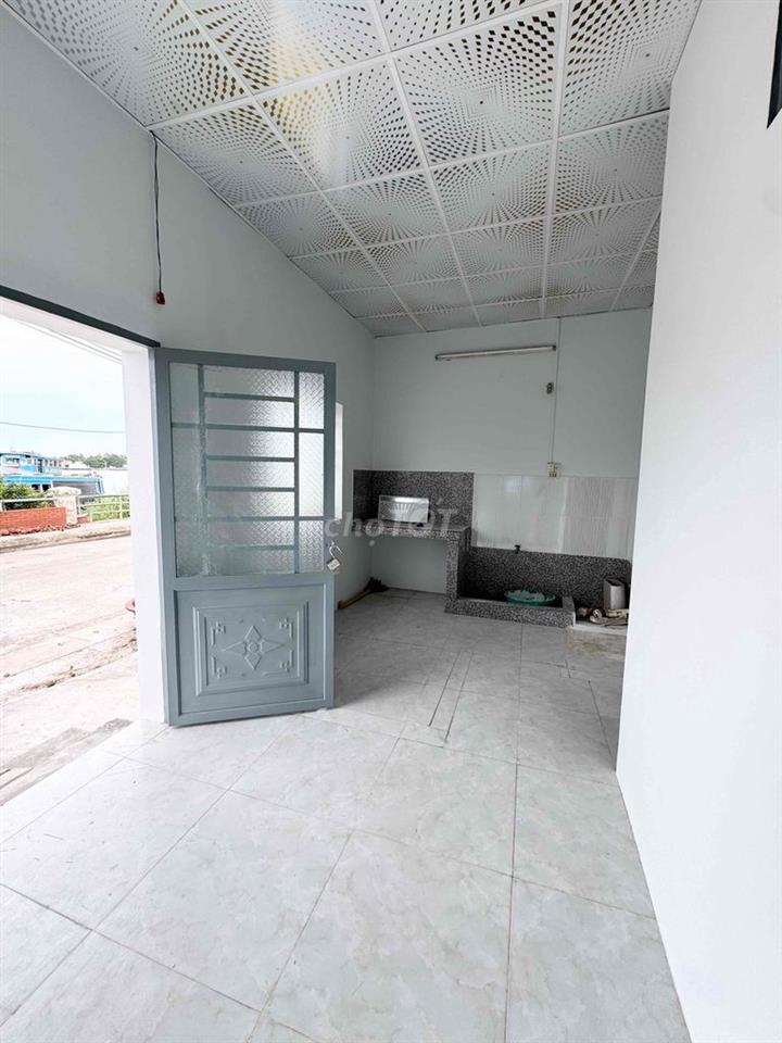 Bán nhà cấp 4 lộ ô tô lớn ,view sông thoáng mát