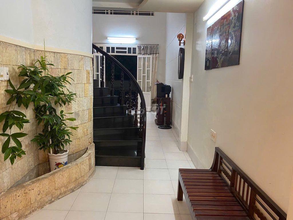 Trung Tâm Long Xuyên: Nhà đẹp, thoáng mát, trung tâm TPLong Xuyên