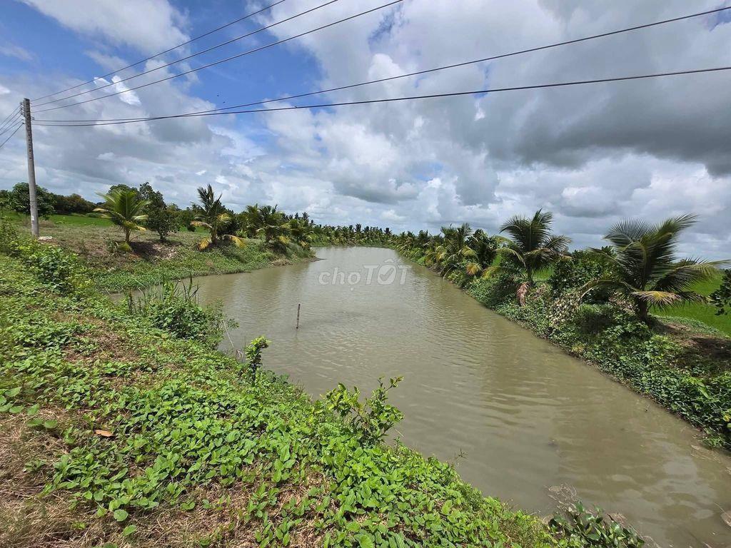 600m² Thổ cư, 3400m² lúa. Lộ oto, mặt tiền 50m