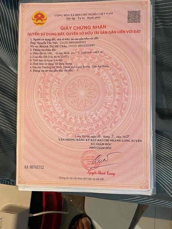 nhà hai tần , có 15 phòng
