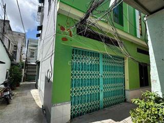 nhà hai tần , có 15 phòng