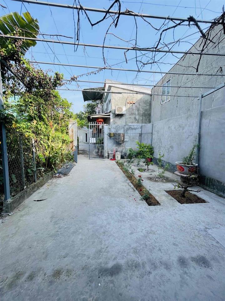 Bán nhà cấp 4 sân vườn- 5 phòng trọ tháng sạch đẹp