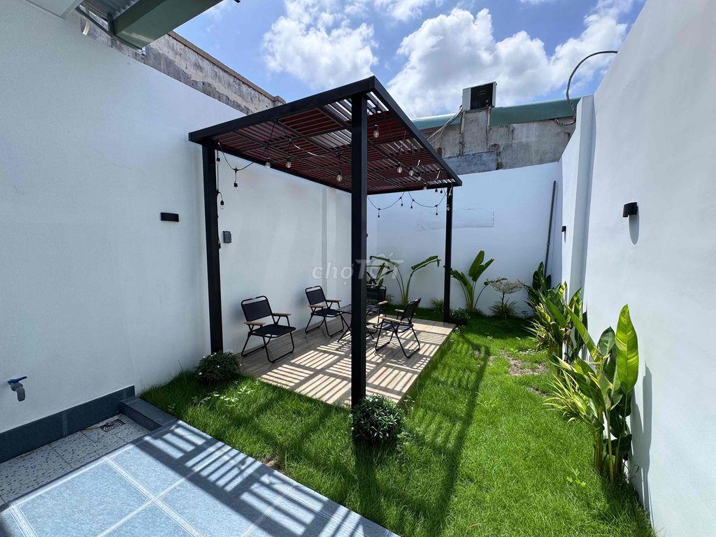 Nhà Sân vườn sát chợ Phường 4,Bvien Hồng Hưng chỉ 1 Tỷ 880