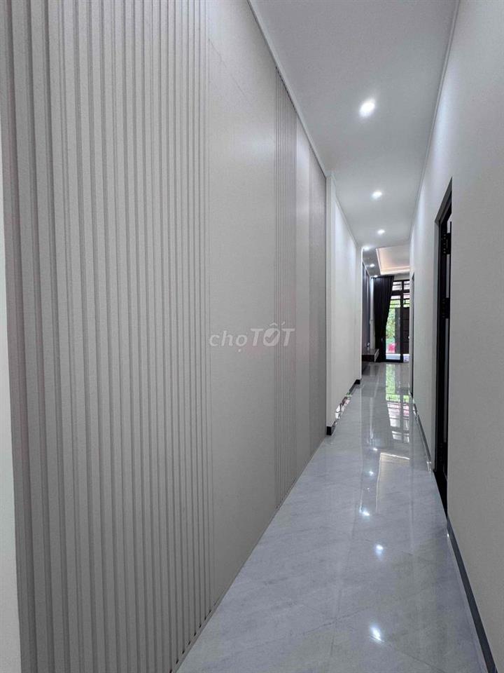 Nhà Sân vườn sát chợ Phường 4,Bvien Hồng Hưng chỉ 1 Tỷ 880