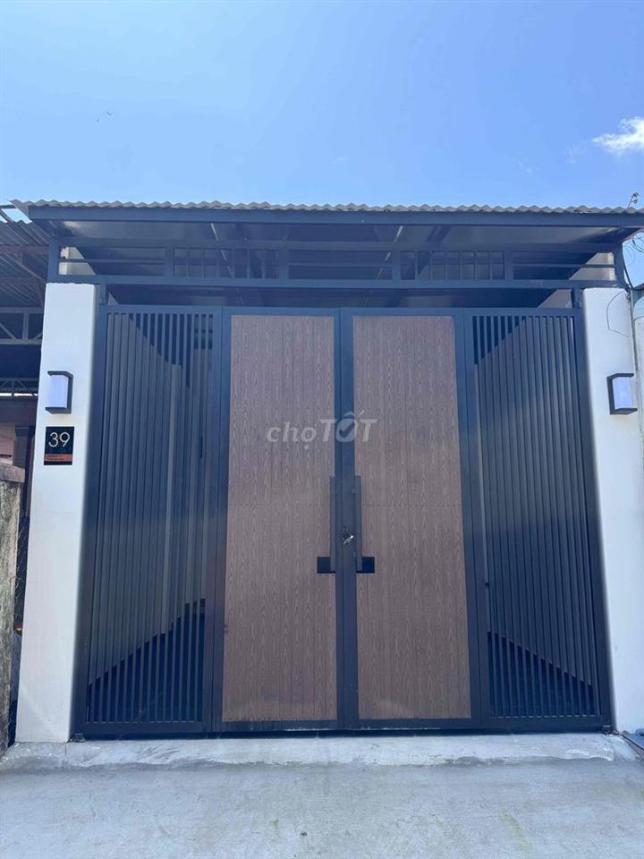 Nhà Sân vườn sát chợ Phường 4,Bvien Hồng Hưng chỉ 1 Tỷ 880