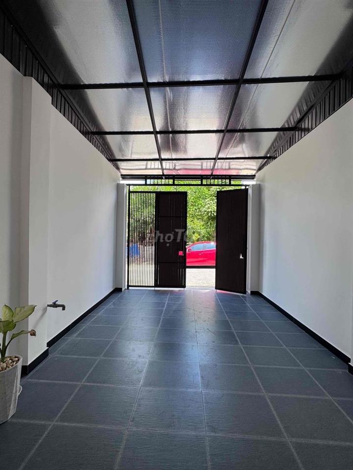 Nhà Sân vườn sát chợ Phường 4,Bvien Hồng Hưng chỉ 1 Tỷ 880