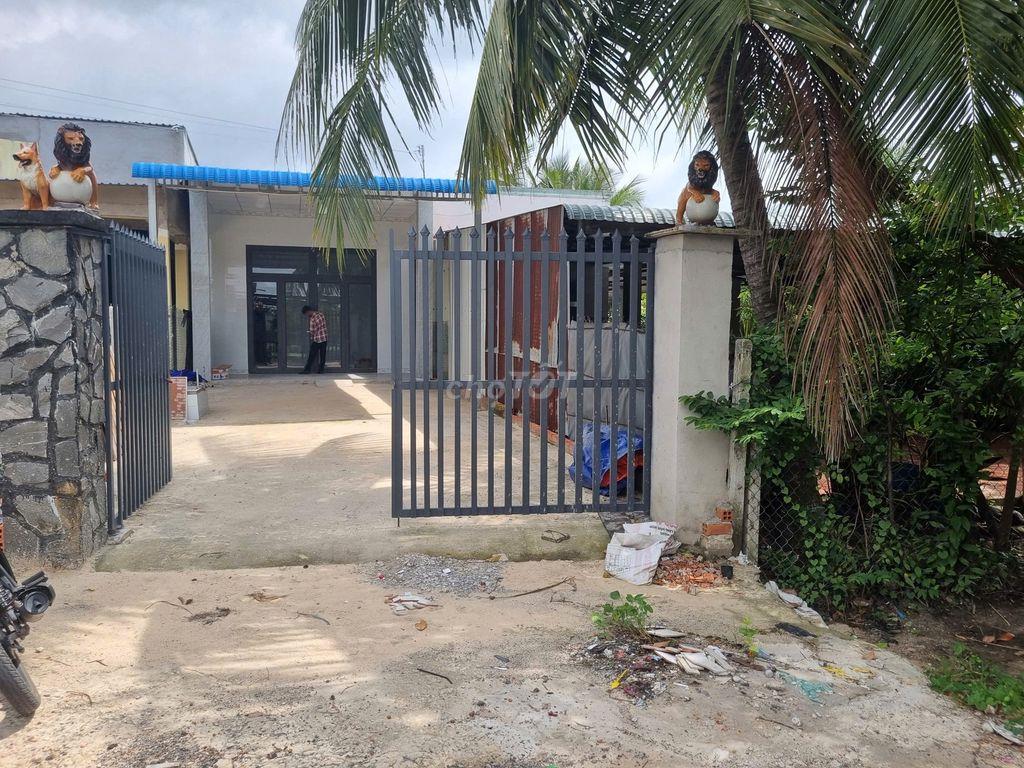 Nhà đẹp đường nhựa ngay KCN Phước Đông. 1,1 tỷ 