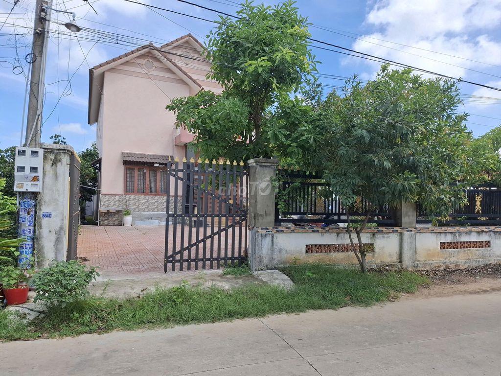 Nhà 1 trệt 1 lầu. 5 phòng ngủ, gần KCN Phước Đông. 2,3 tỷ