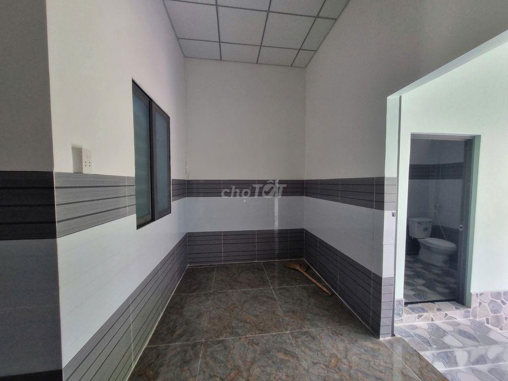 Nhà đẹp 2 phòng ngủ, gần trường học, gần KCN. 900tr