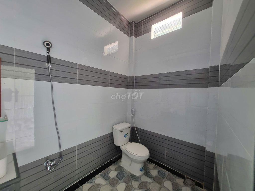 Nhà đẹp 2 phòng ngủ, gần trường học, gần KCN. 900tr