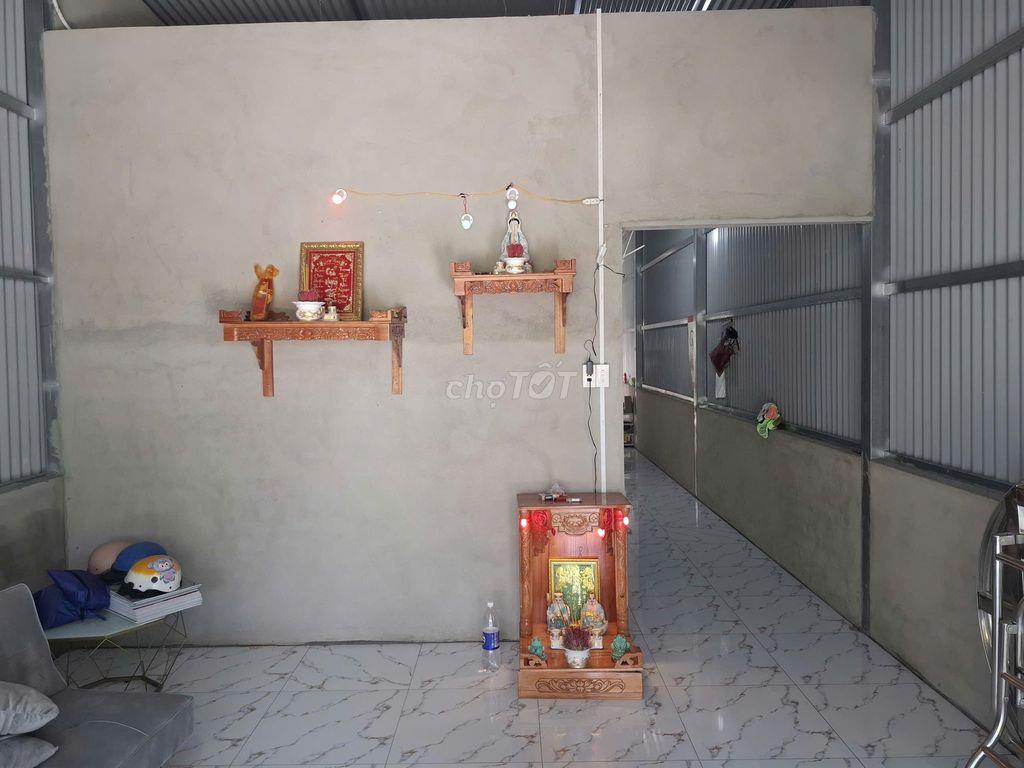 Nhà 2 phòng ngủ 123m2 có thổ. Gần KCN Phước Đông. 870tr