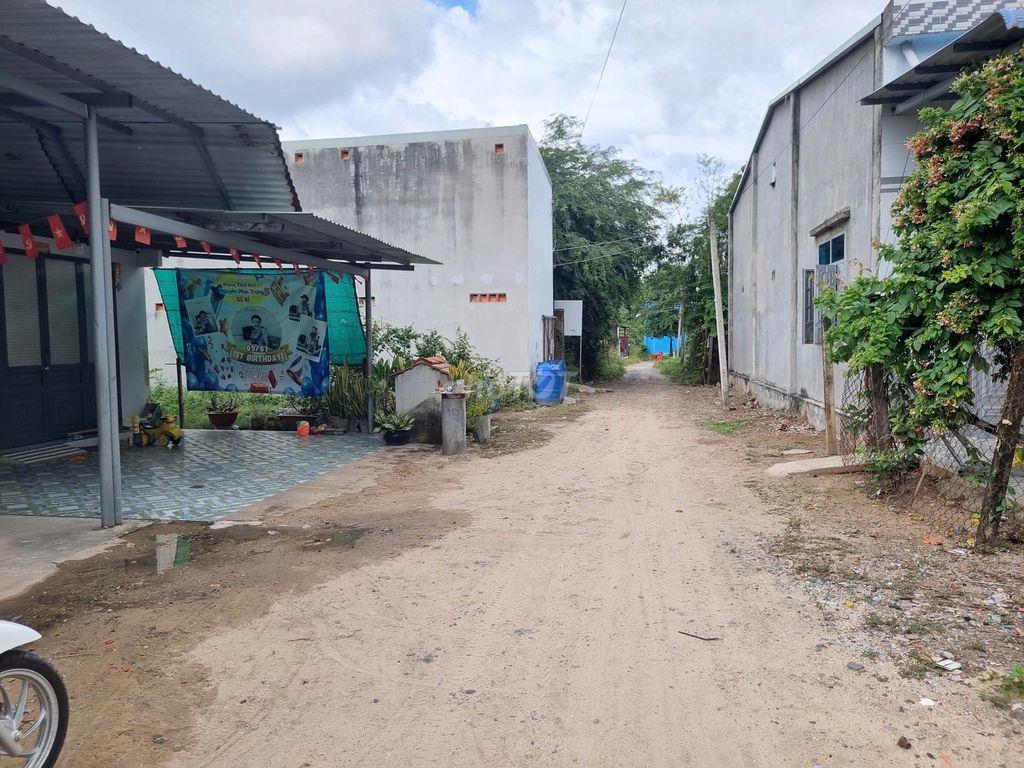Bán nhà ngay KCN Phước Đông. 129m2 có thổ. 650tr