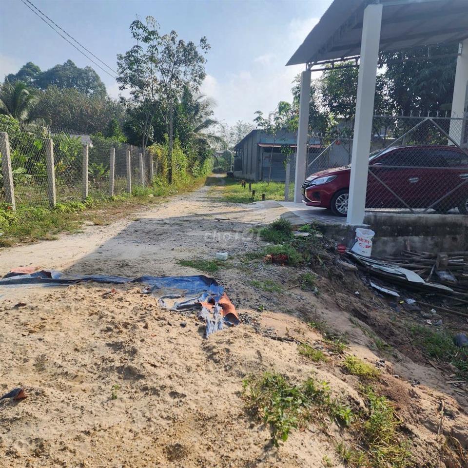 Nhà đẹp, giá rẻ công nhân. 240m2 gần KCN. 790tr TL 