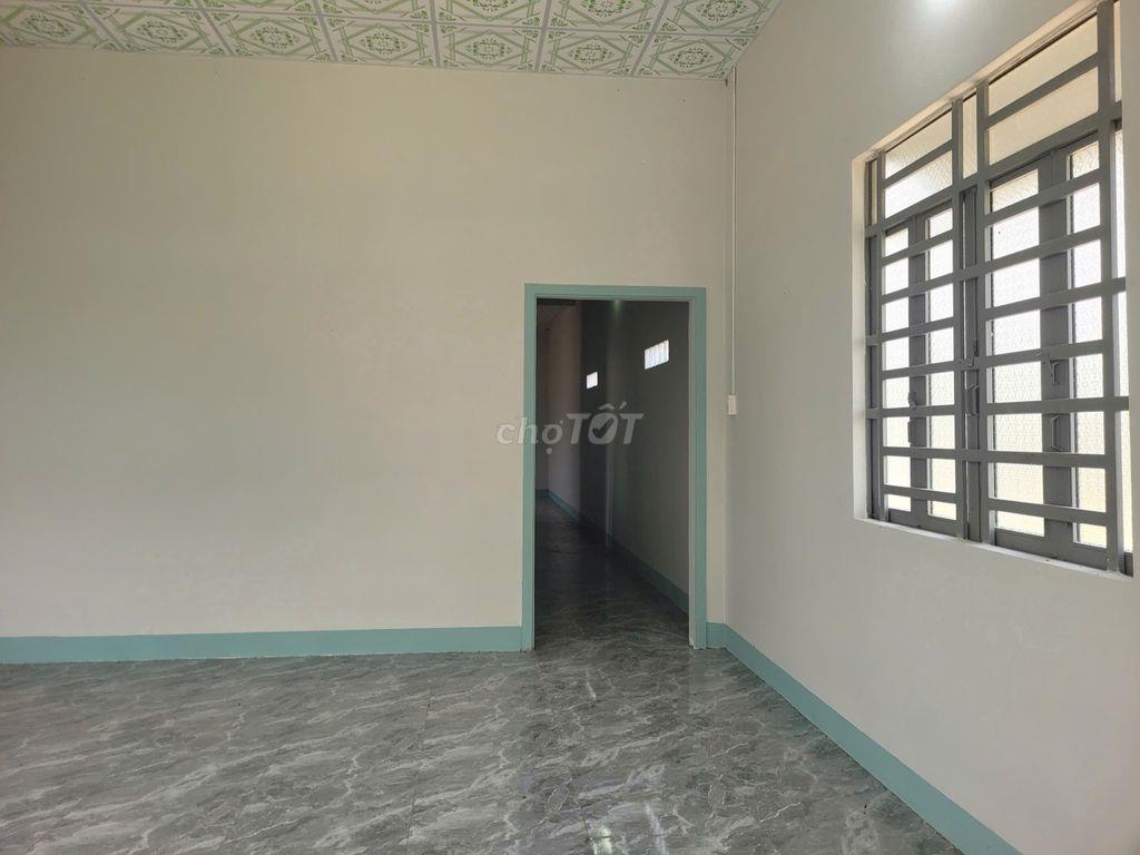 Nhà đẹp, giá rẻ công nhân. 240m2 gần KCN. 790tr TL 