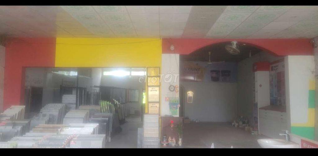 Mặt bằng kinh doanh rộng
