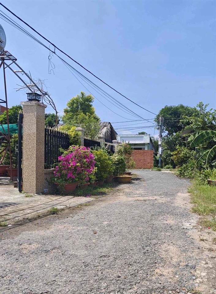 300m2 Đất Thổ Đường Nhựa gần Bịnh Viện Xuyên Á Phường Gò Dầu Tây Ninh
