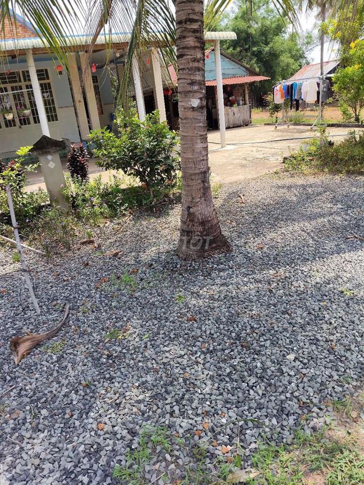 Bán đất mặt tiền đường 17 m gần chợ trường học dân cư đông đúc 