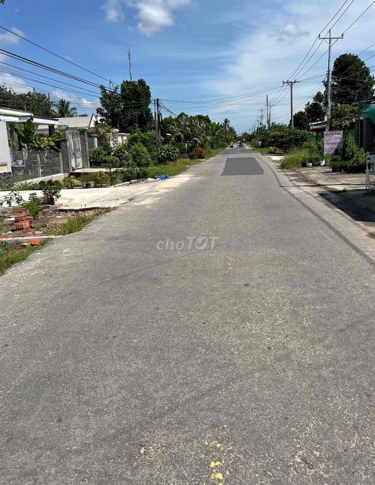 bán đất mặt tiền, đường nhựa 20m, thổ cư 100% , lộ giới 20m, chính chủ
