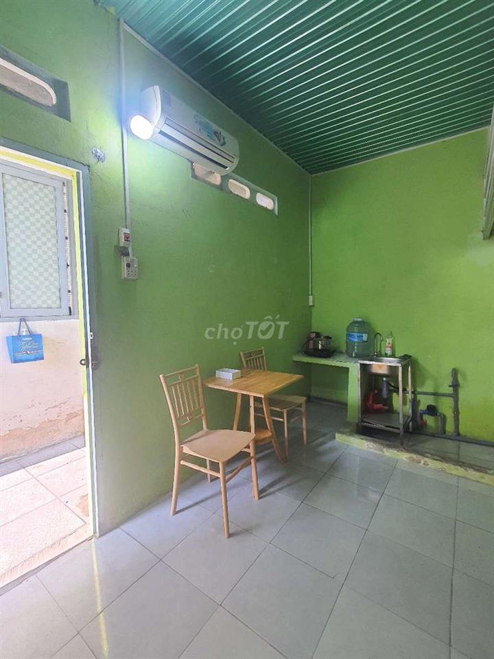 phòng máy lạnh full nội thất