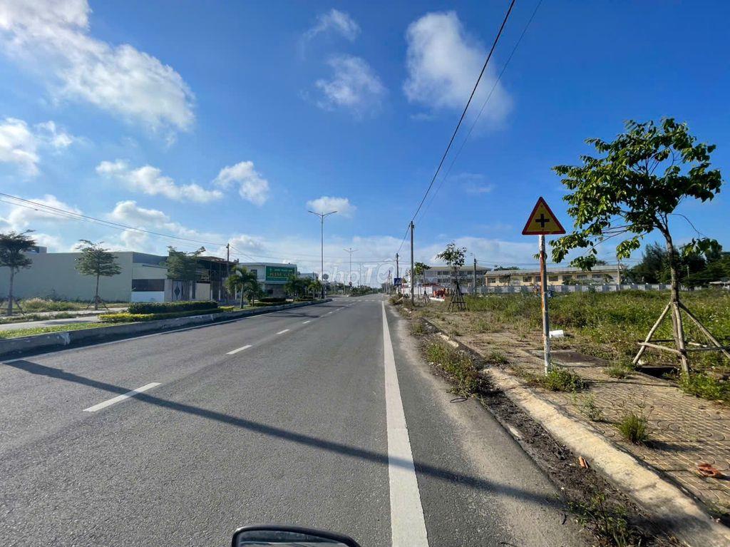 CHÍNH CHỦ BÁN GẤP ĐƯỜNG 32m  KHU DÂN CƯ TRUNG TÂM SÔNG VỆ