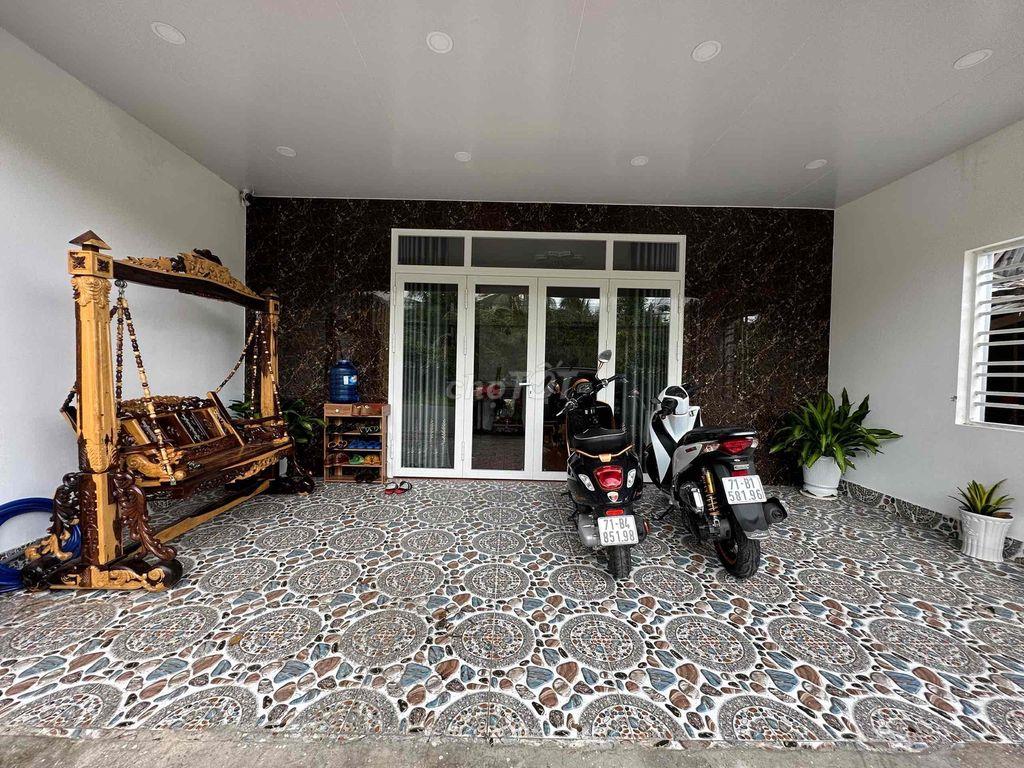 Chuyển chỗ ở cần bán nhà mặt tiền đường Nguyễn Thị Định (TL883 cũ)