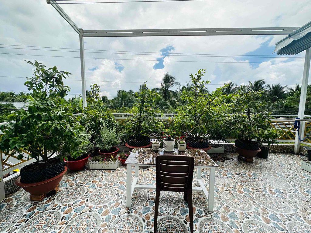 Chuyển chỗ ở cần bán nhà mặt tiền đường Nguyễn Thị Định (TL883 cũ)