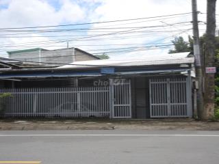 Bán đất tặng nhà mặt tiền, thuận ợi xây dựng nhà xưởng nhỏ và vừa .