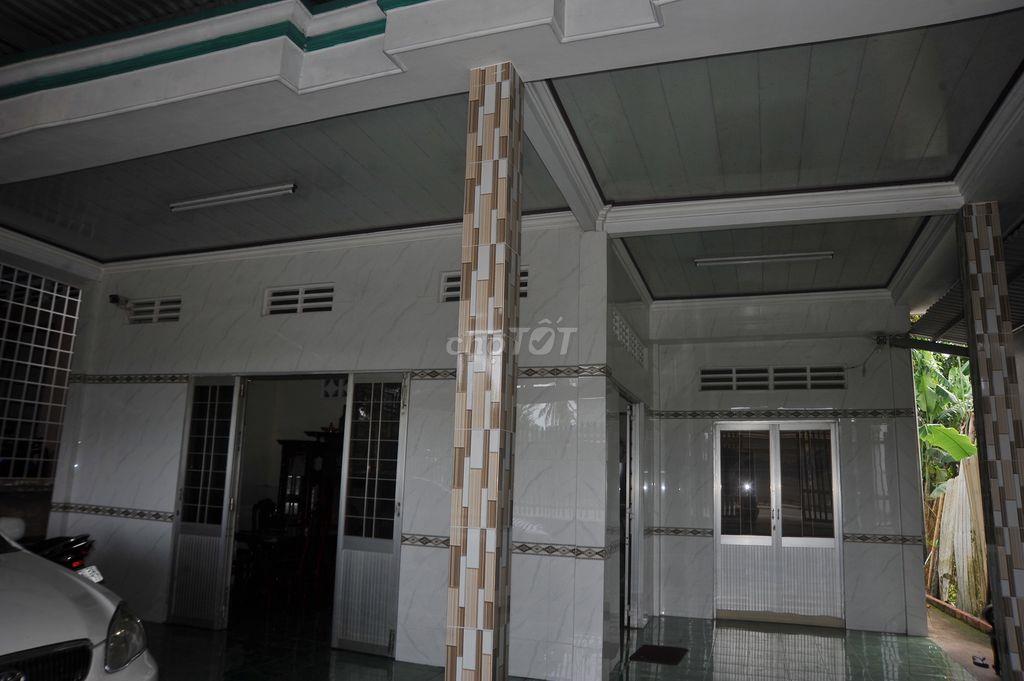 Bán đất tặng nhà mặt tiền, thuận ợi xây dựng nhà xưởng nhỏ và vừa .