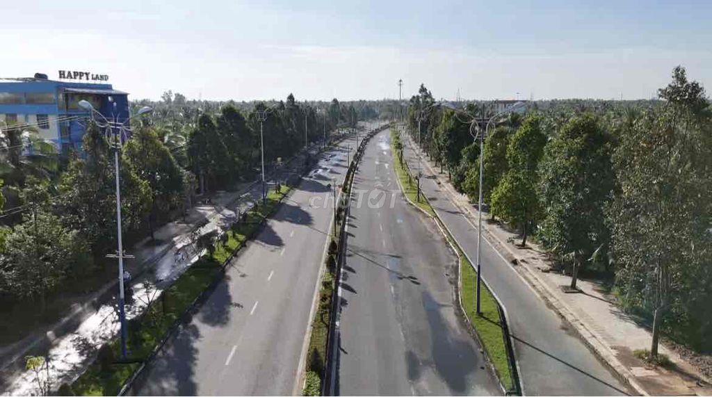 Bán nhà đất mặt tiền chính chủ, trung tâm Giồng Trôm.