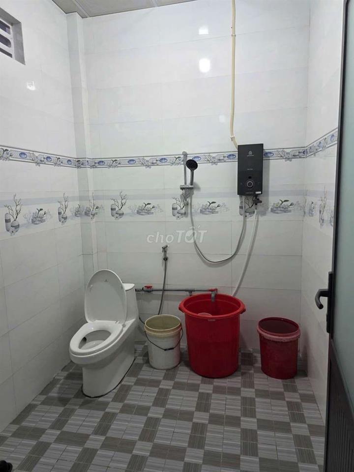 bán 2 miếng đất kèm nhà mới xây