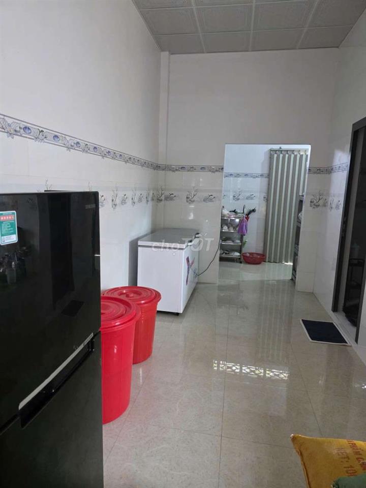 bán 2 miếng đất kèm nhà mới xây