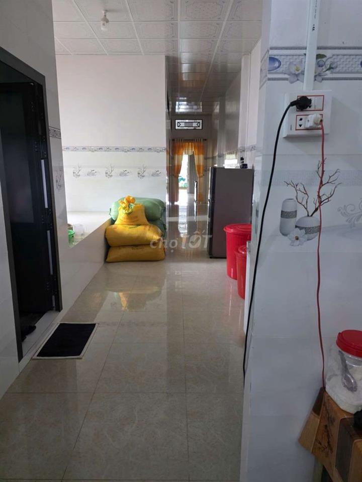 bán 2 miếng đất kèm nhà mới xây