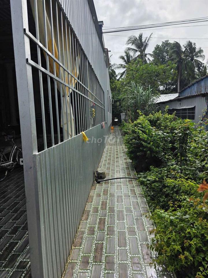 bán 2 miếng đất kèm nhà mới xây