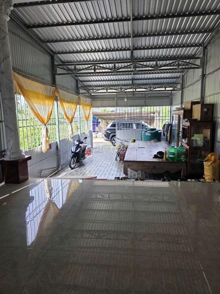 bán 2 miếng đất kèm nhà mới xây