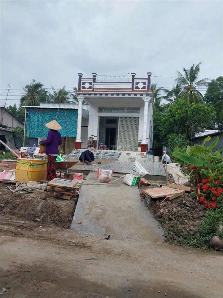 bán 2 miếng đất kèm nhà mới xây