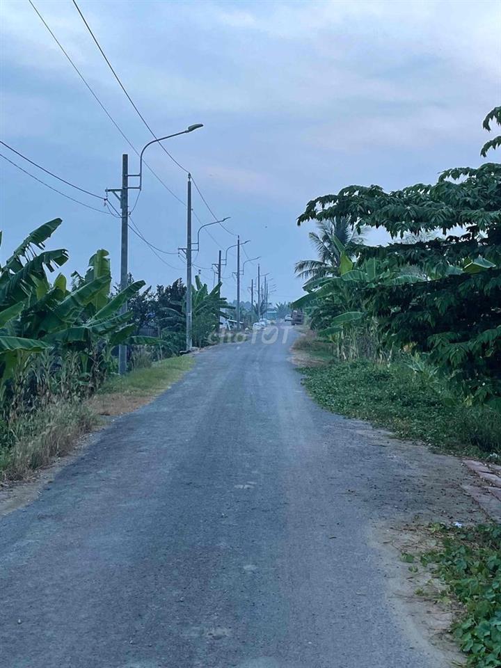 Bán Đất Vườn Mặt Tiền Đường, Gần Chợ