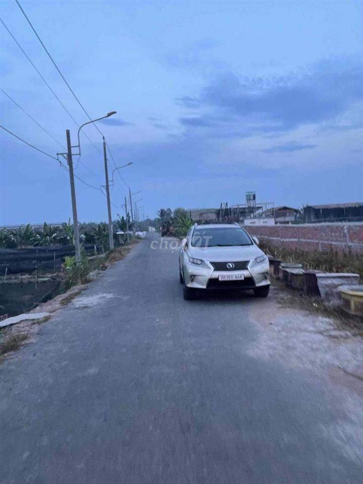 Bán Đất Vườn Mặt Tiền Đường, Gần Chợ