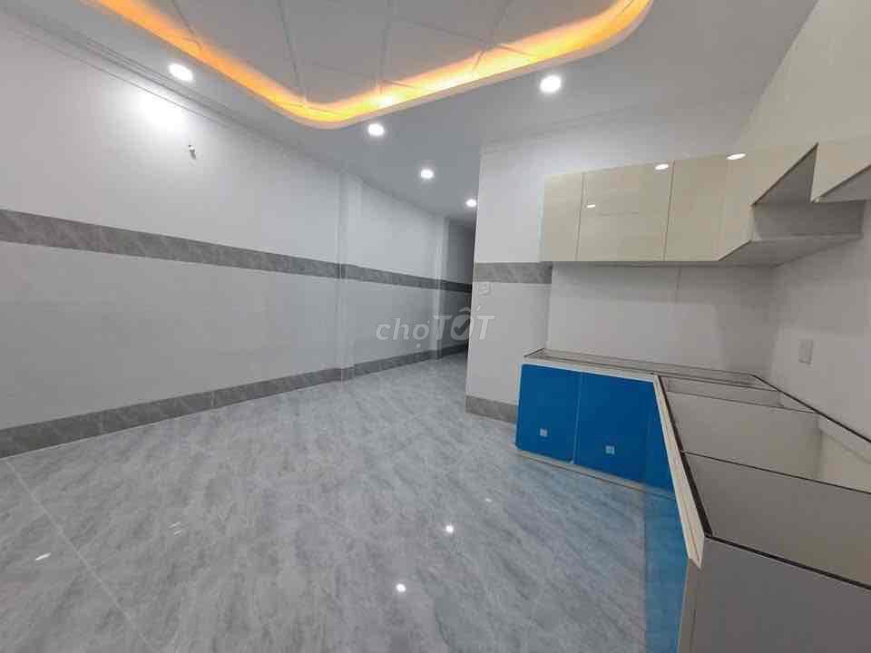 NHÀ MỚI XÂY ĐƯỜNG Ô TÔ GẦN PHƯỜNG 1
