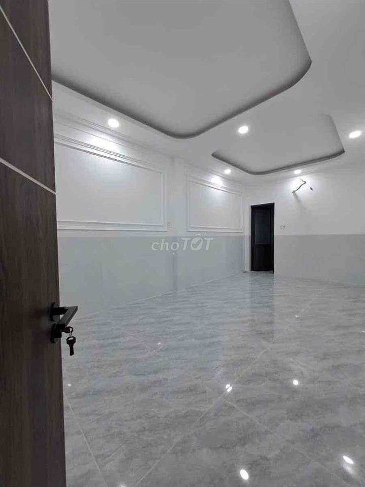 NHÀ MỚI XÂY ĐƯỜNG Ô TÔ GẦN PHƯỜNG 1