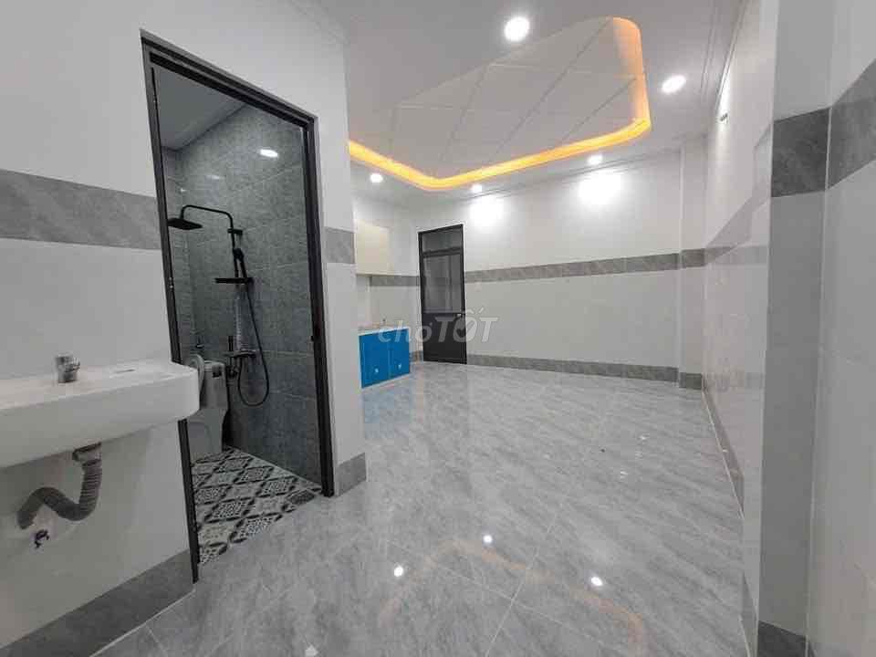 NHÀ MỚI XÂY ĐƯỜNG Ô TÔ GẦN PHƯỜNG 1
