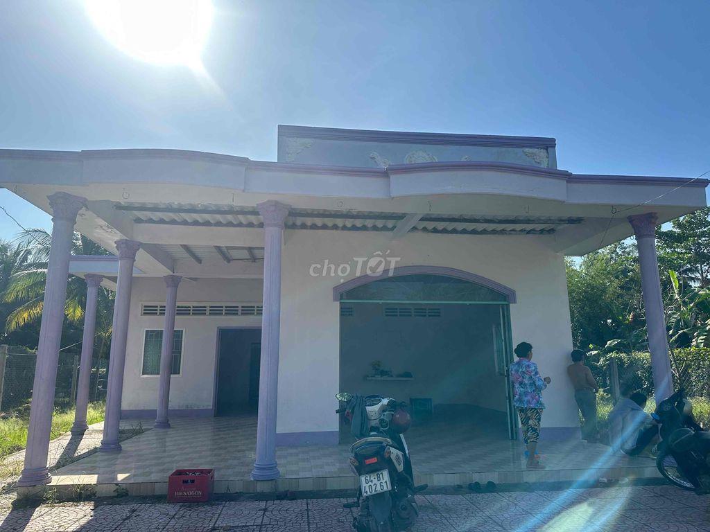cần bán nhà cách cầu số 1 800m