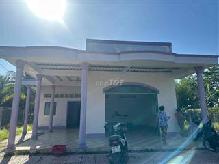 cần bán nhà cách cầu số 1 800m