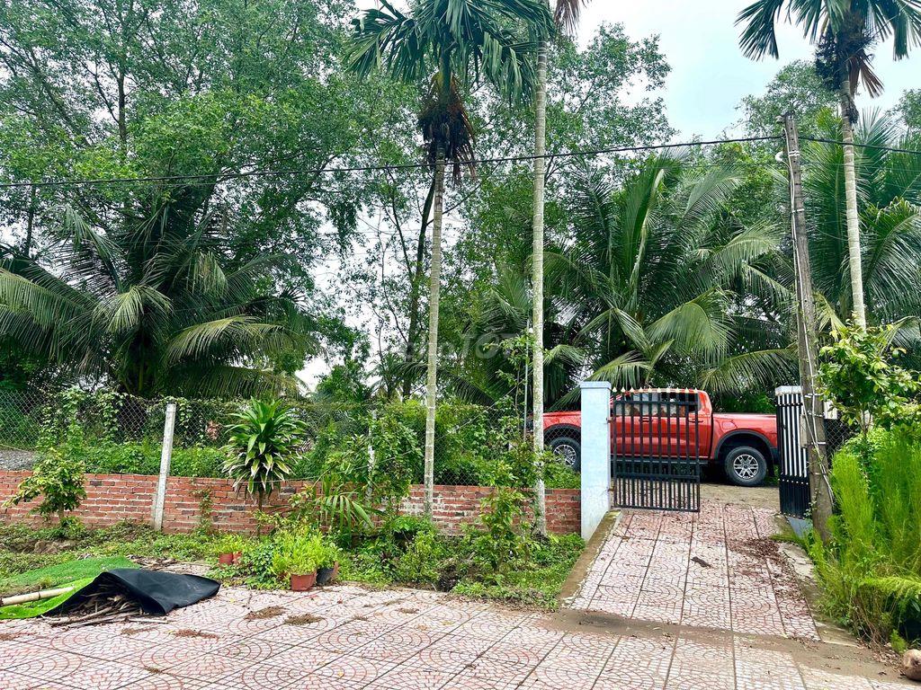 cần bán nhà cách cầu số 1 800m