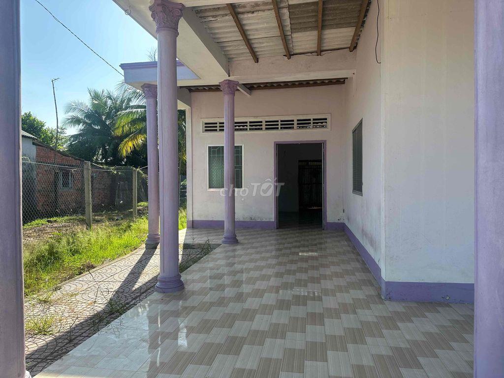 cần bán nhà cách cầu số 1 800m