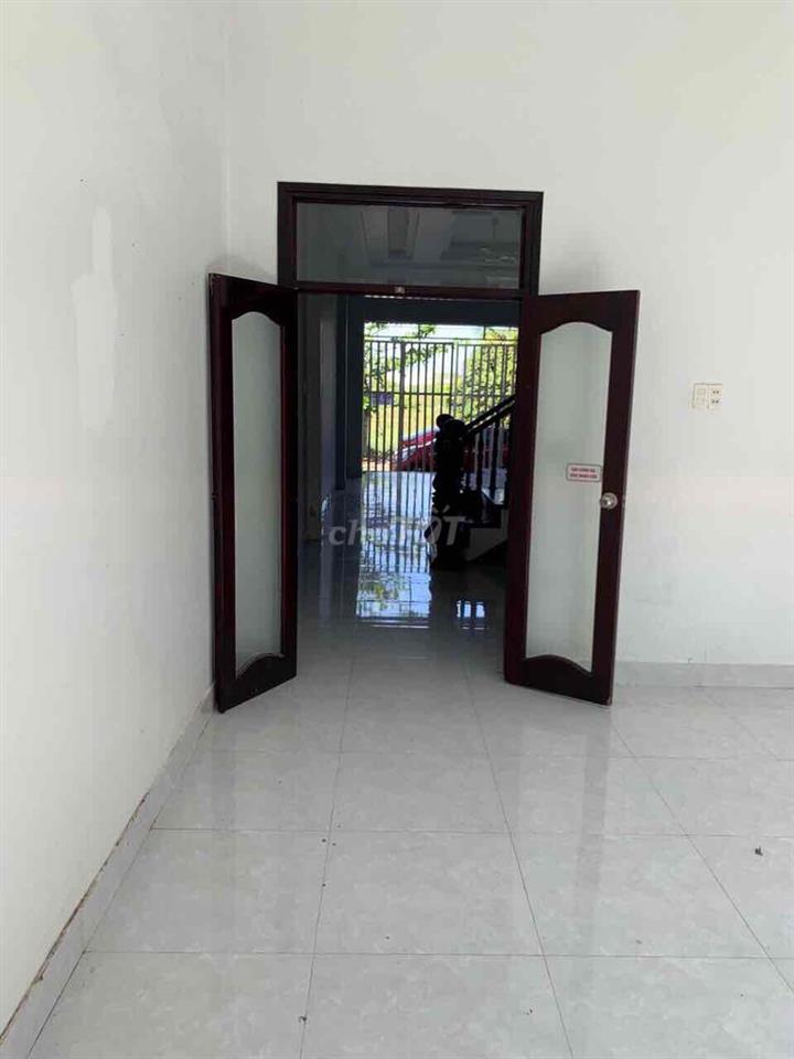 Bán Nhà Mặt Tiền Khu Công Nghiệp Hoà Phú (đang cho thuê 7 tr/tháng)