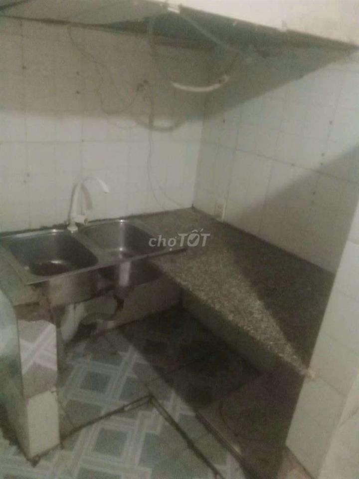 nhà nguyên căn diện nước giá nhà nước, gần sát đường lớn, rtiền ích