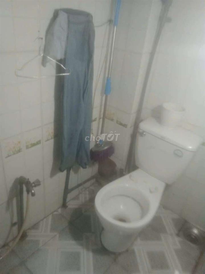 nhà nguyên căn diện nước giá nhà nước, gần sát đường lớn, rtiền ích